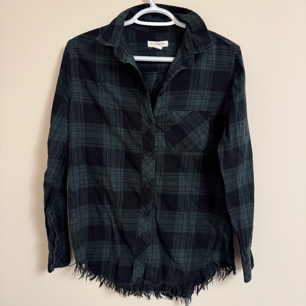 2/20 Beach Lunch Lounge Green and Black Plaid Flannel Shirt - Women’s Small